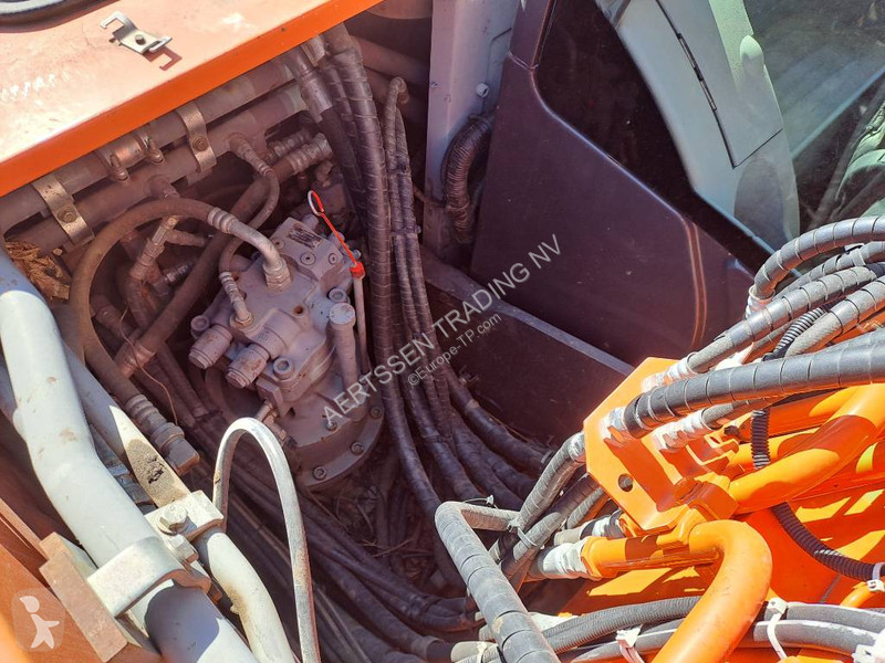 Escavadora Hitachi W-5 B