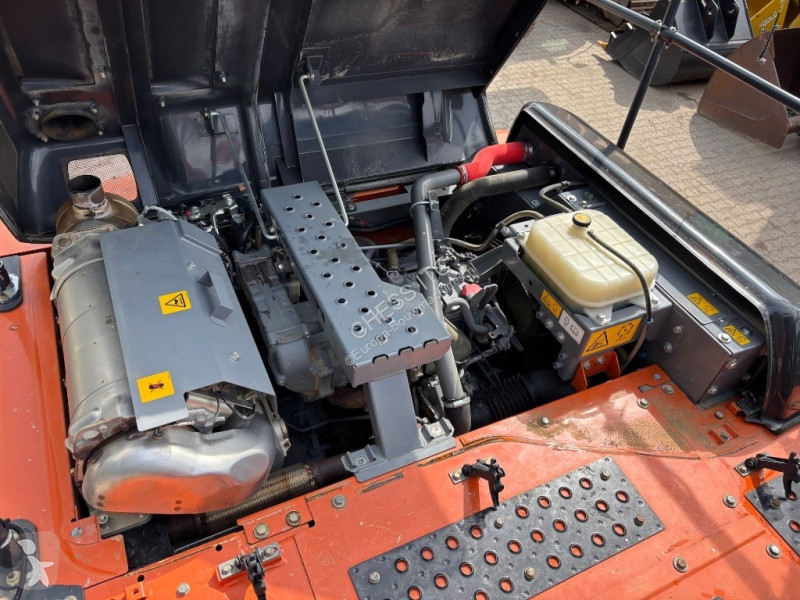 Escavadora Hitachi LC-6