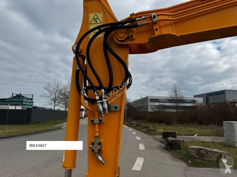 جرافة Hyundai Robex 55W-9A