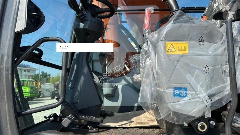 Escavatore Hitachi ZX220W-7
