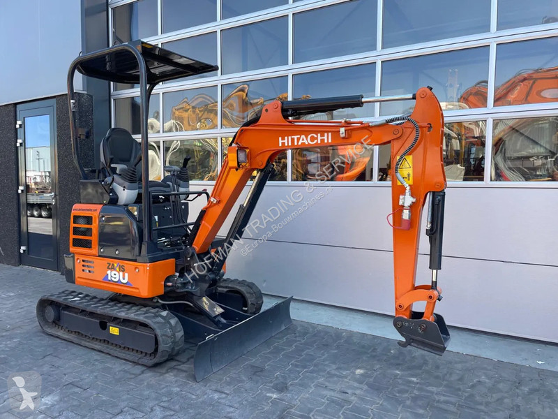 Escavadora Hitachi ZX19-6