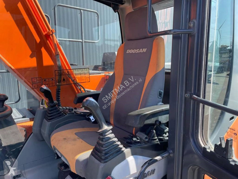 جرافة Doosan -5
