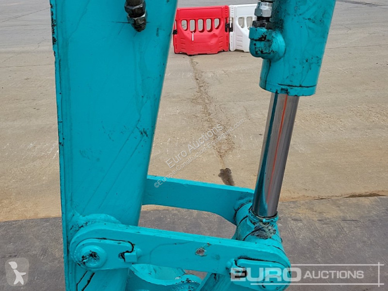 Escavadora Kobelco -8