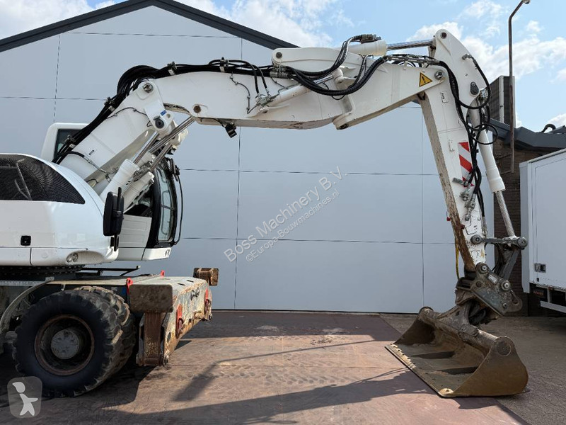Lopatový nakládač Liebherr A918 Compact - 4...