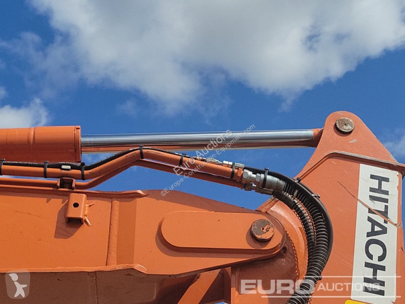 Escavatore Hitachi B-6