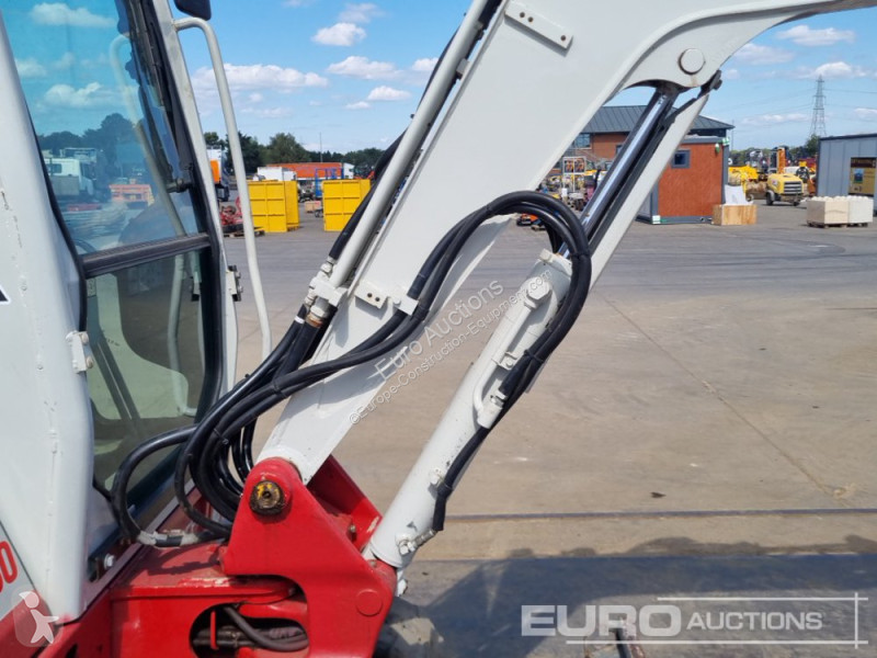 Escavadora Takeuchi 0