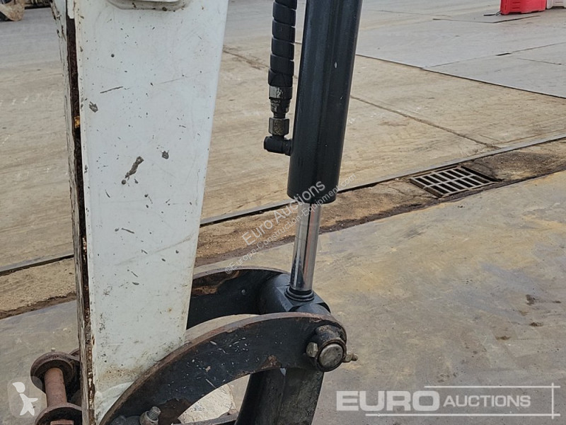 Lopatový nakládač Bobcat E27Z