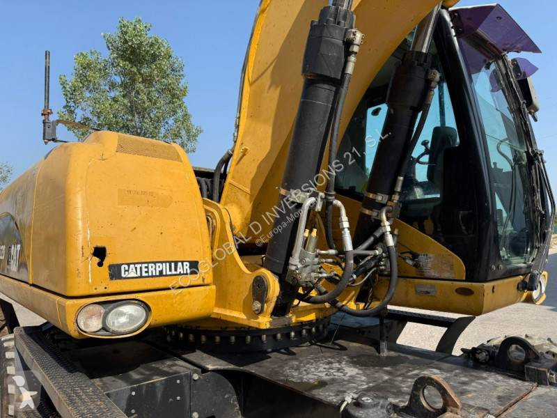 Escavatore Caterpillar D
