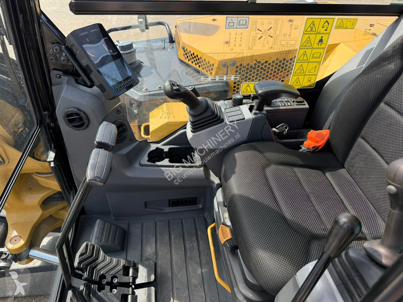 Excavator Caterpillar R