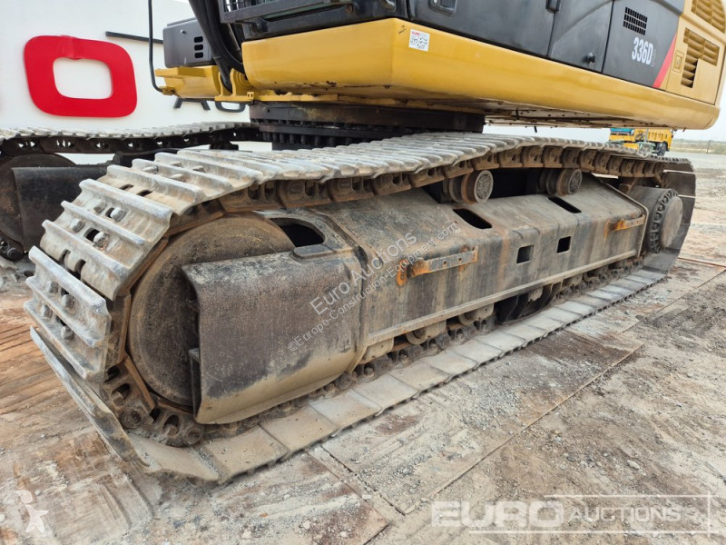 Escavatore Caterpillar 2
