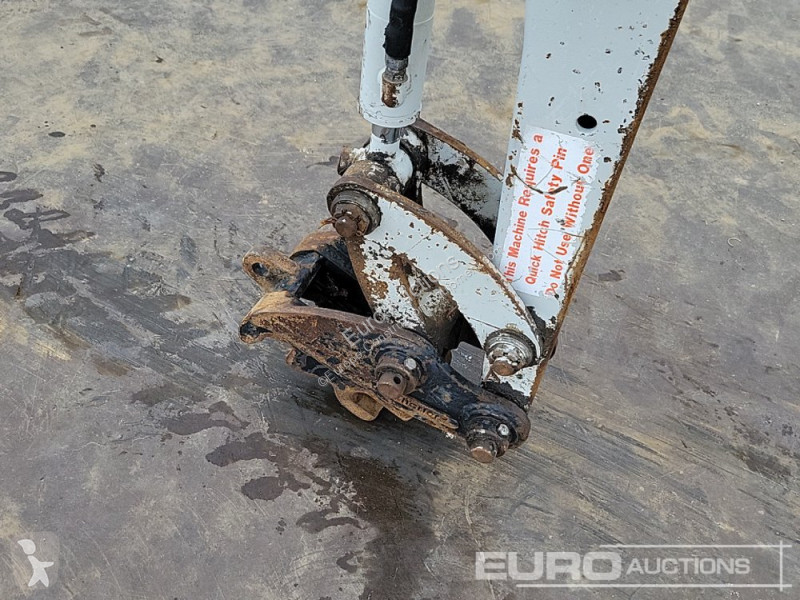 Escavadora Takeuchi TB216