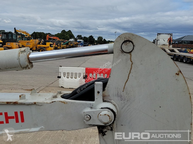 Escavadora Takeuchi TB216
