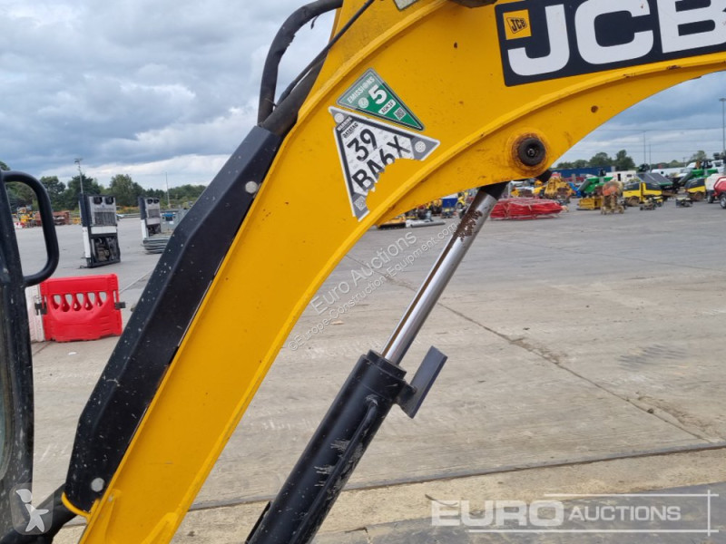جرافة JCB 8026 CTS