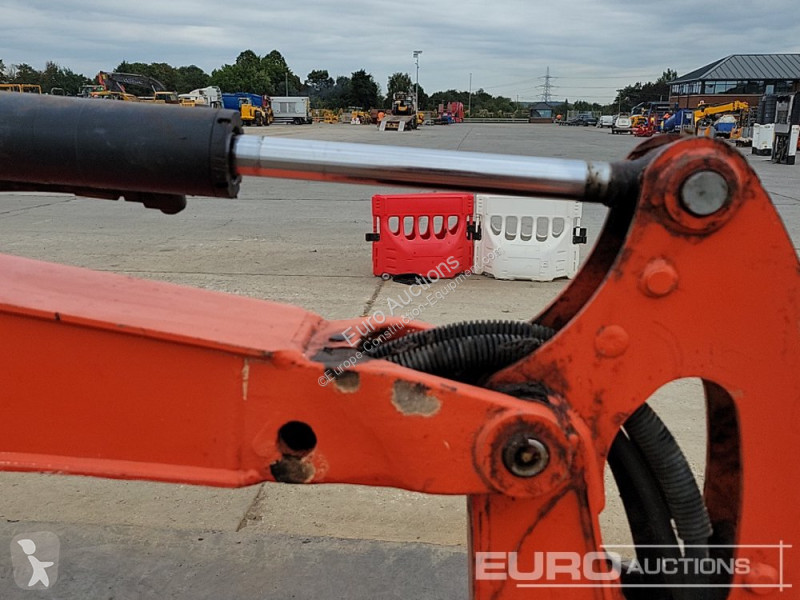 Lopatový nakládač Kubota KX015-4