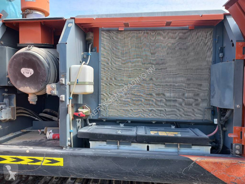 Graafmachine Hitachi ZX220LC (Abu Dhabi)