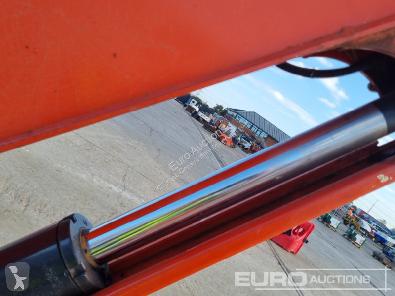 Lopatový nakládač Kubota KX037-4