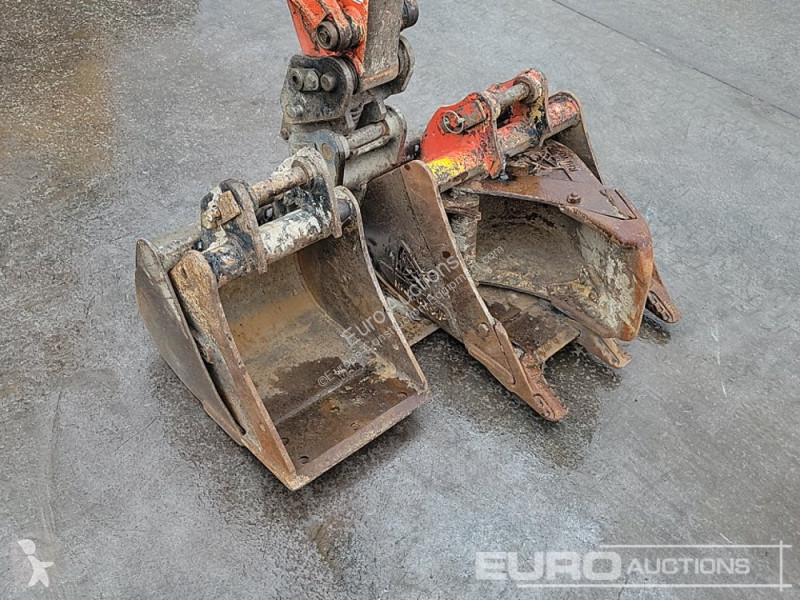 Lopatový nakládač Kubota KX015-4
