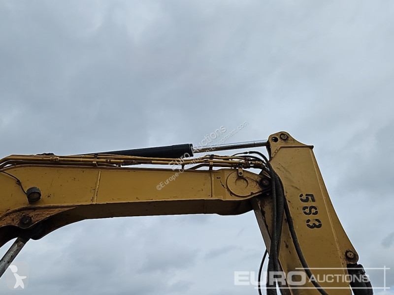 Escavatore Caterpillar R