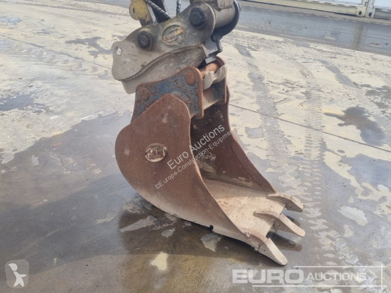 Excavator Caterpillar R