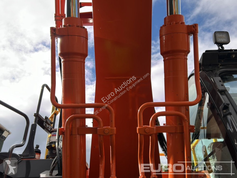 Excavadora Hitachi -7