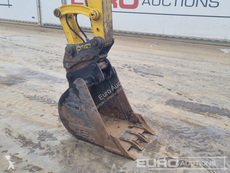 Escavadora Komatsu PC80MR-5