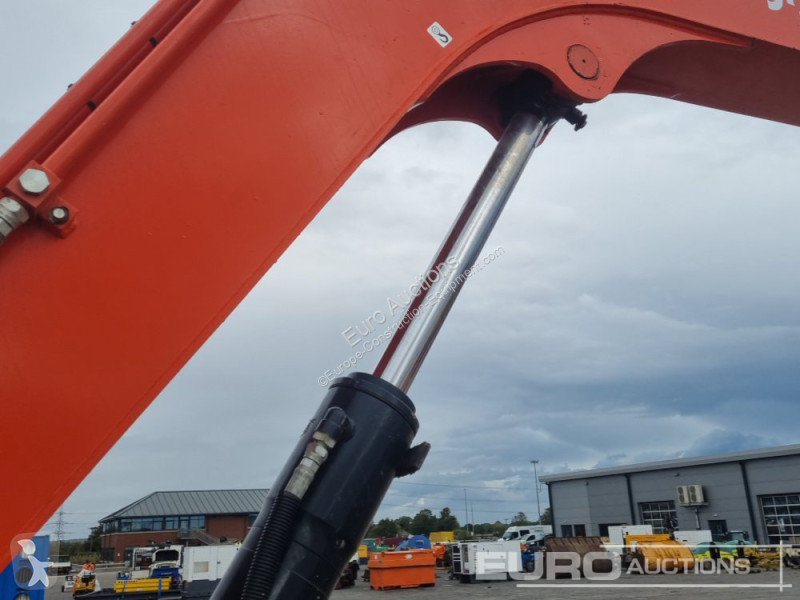 Escavadora Kubota KX080-4A2