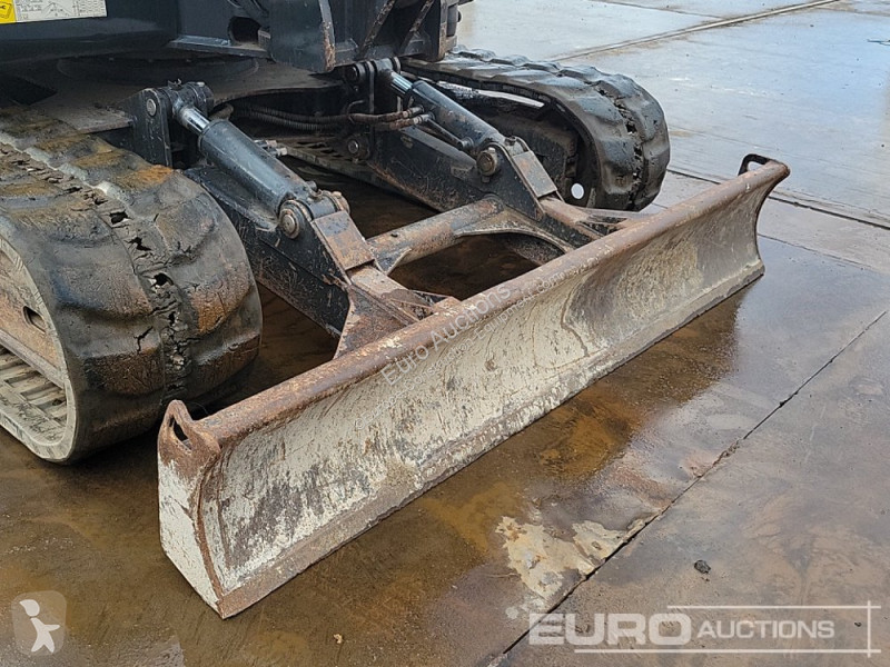 جرافة Bobcat
