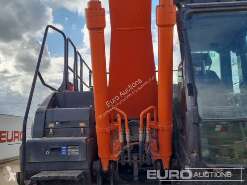 Escavadora Hitachi -6