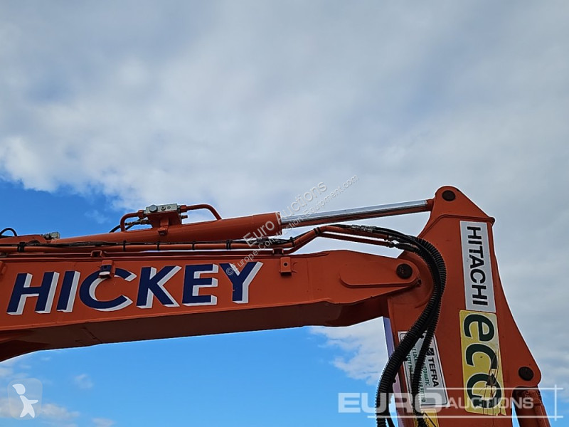 Escavatore Hitachi B-6