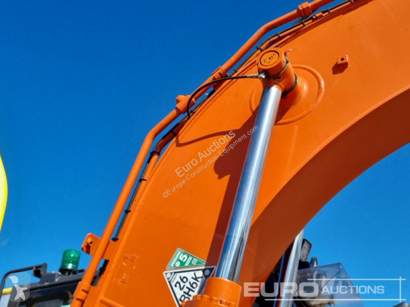 Excavadora Hitachi -7
