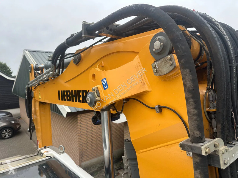 Escavadora Liebherr A