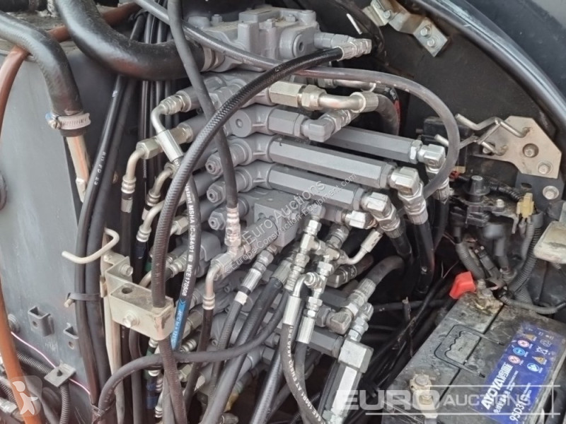 Lopatový nakládač Kubota KX163-5