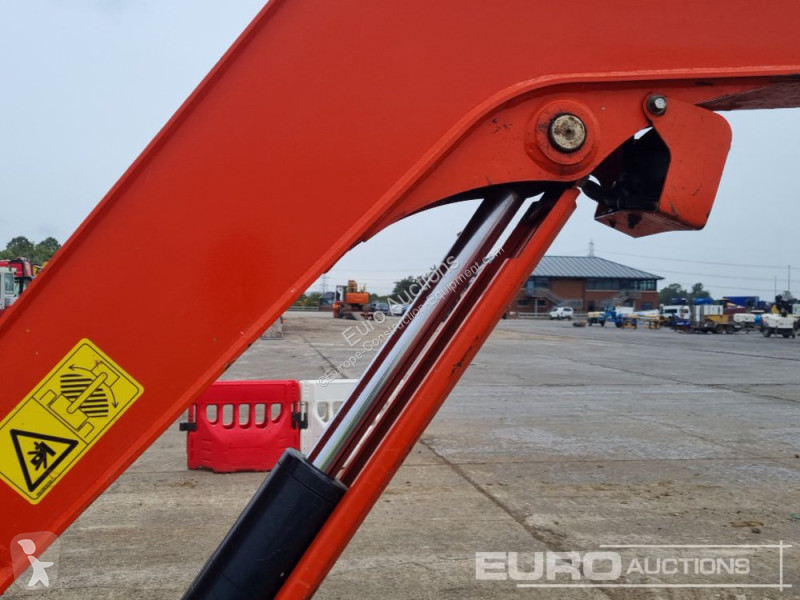 Lopatový nakládač Kubota KX027-4