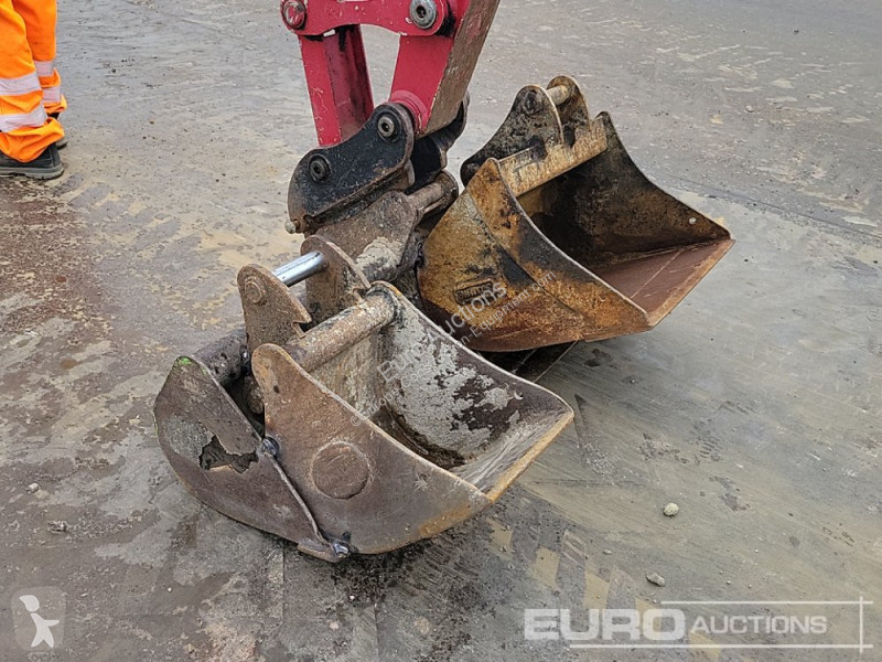 Lopatový nakládač Yanmar SV26