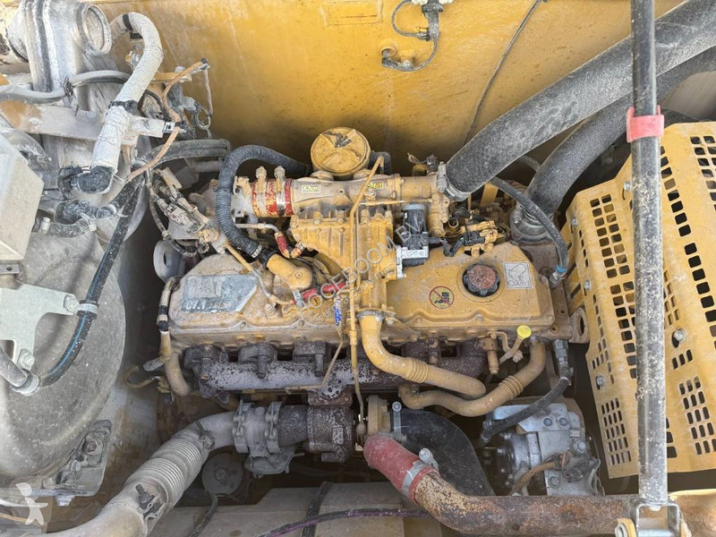 Escavadora Caterpillar