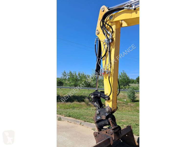 جرافة Yanmar SV120