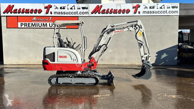 Rýpadlo Takeuchi TB225