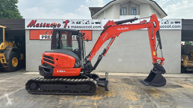 جرافة Kubota