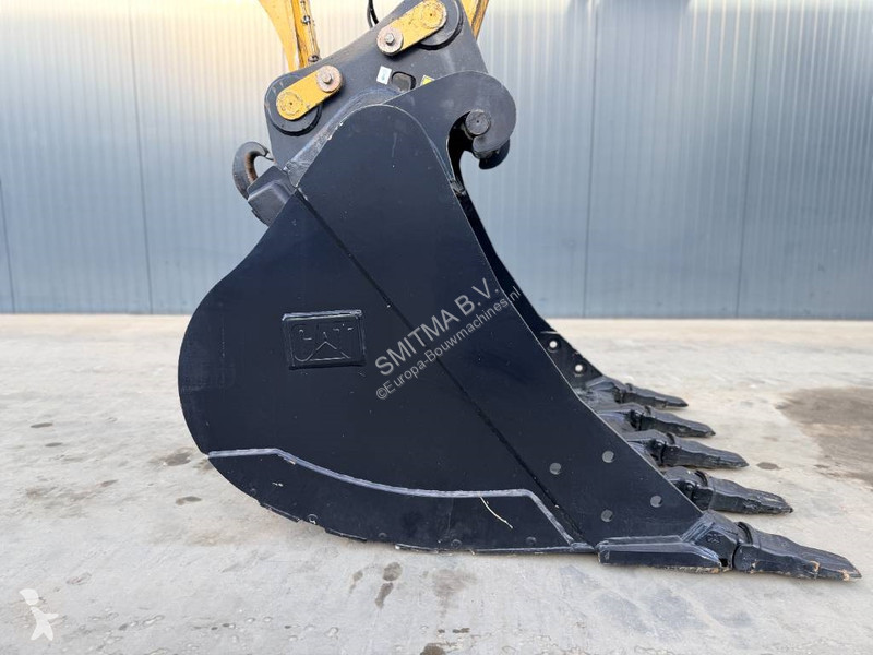 جرافة Caterpillar F