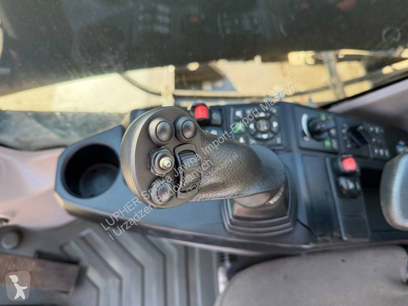 Lopatový nakládač Volvo EW240EMH