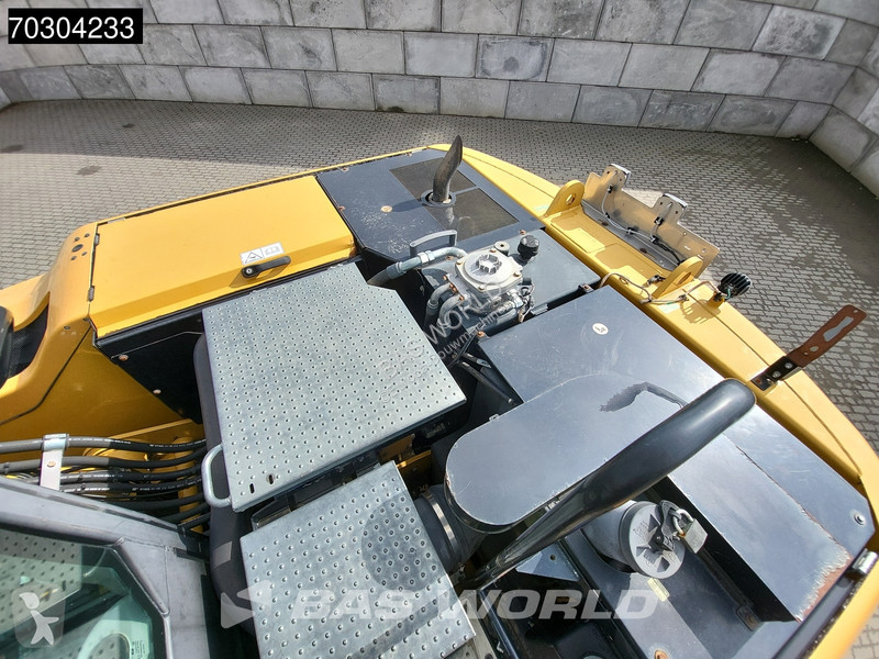 جرافة Caterpillar F F Outrigger + Blade