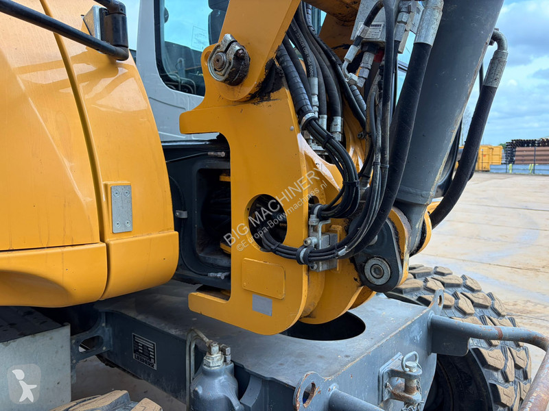 جرافة Liebherr Compact