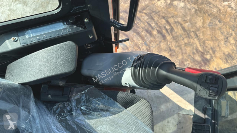 Rýpadlo Hitachi ZX63U