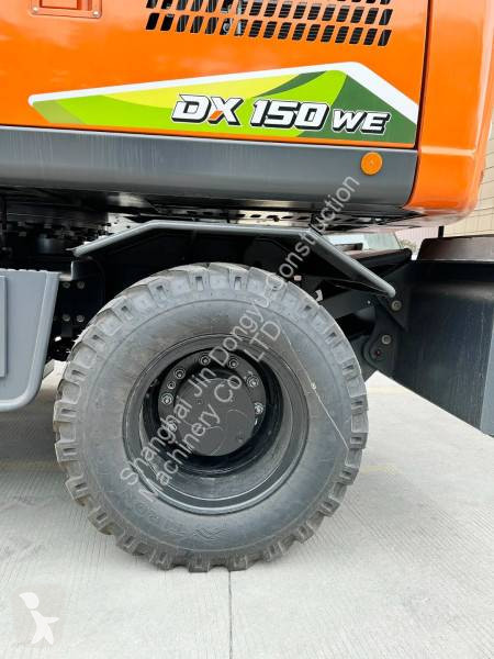 Lopatový nakládač Develon DX150WE
