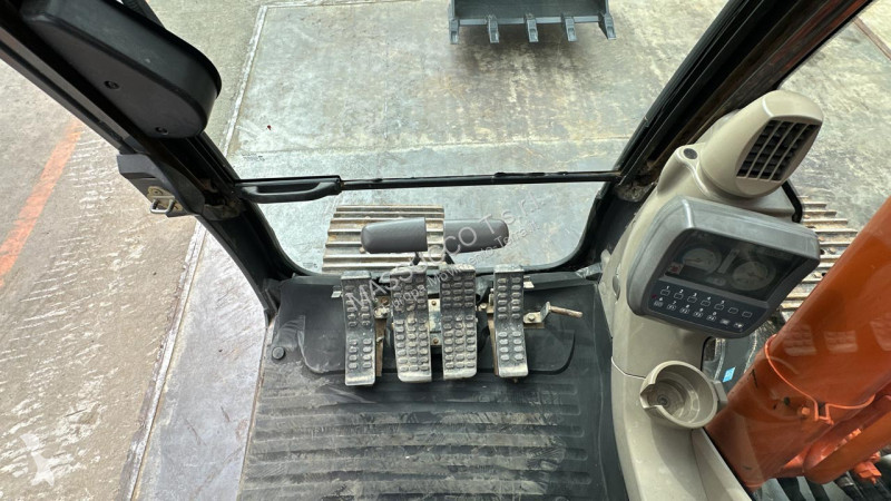 Escavatore Hitachi