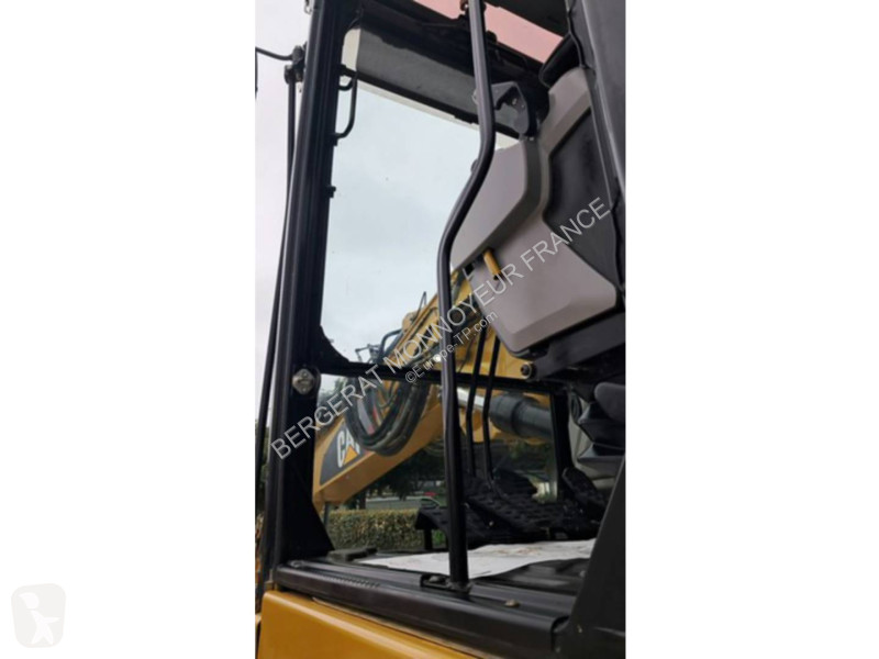 Graafmachine Caterpillar 325F CR