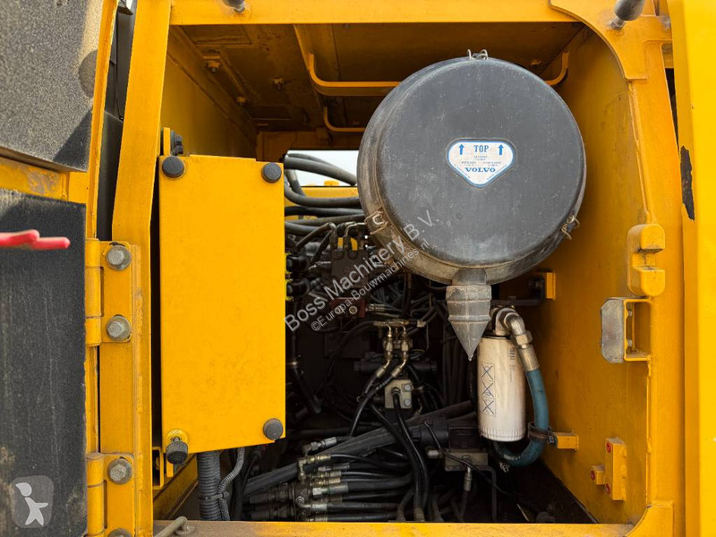 Rýpadlo Volvo EL - Quick Coupler / Hammer Lines...