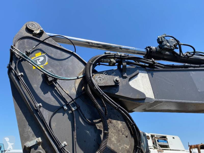 Rýpadlo Volvo EC 220 EL /Certificat CE endommagée