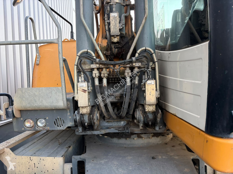 جرافة Liebherr A920