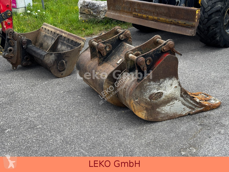 Rýpadlo Komatsu PW118MR-8 Mit Drei Löffeln